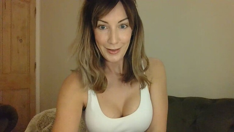JoanieOakley21's Streamate show and profile