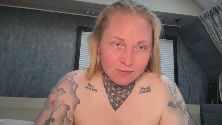 GreenEyesBlondeyUK's Streamate show and profile