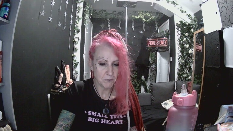 SkySparks's Streamate show and profile