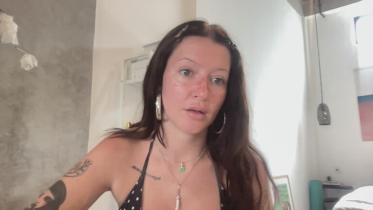 UKRaunchyRobyn's Streamate show and profile