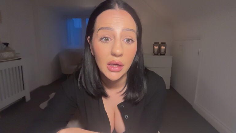 VelvetVonBlack_UK's Streamate show and profile