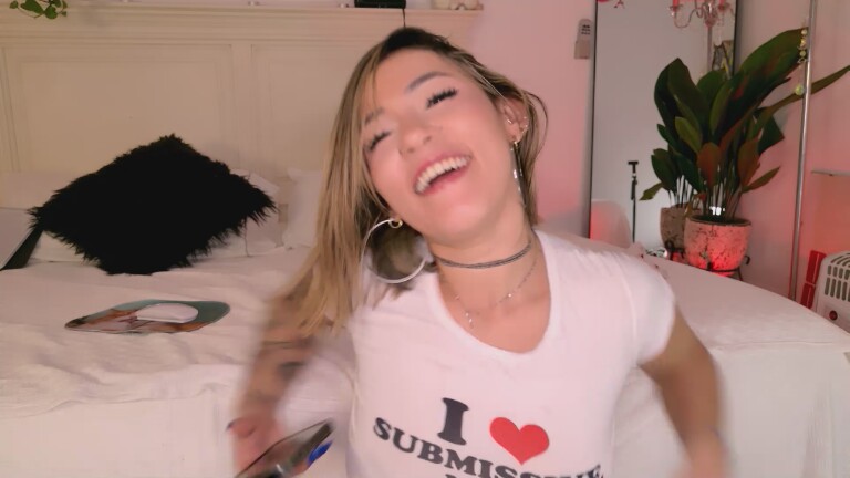 KikiKat's Streamate show and profile