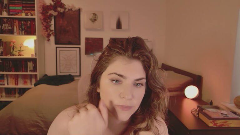 34HHGamerGirlHannah's Streamate show and profile