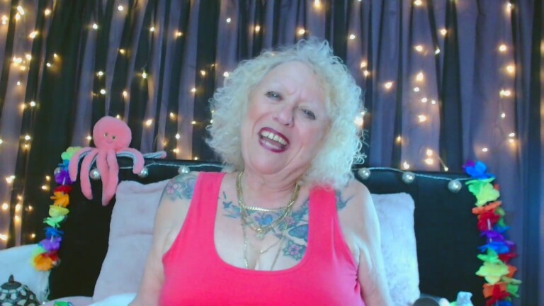 XoXMandyXoX's Streamate show and profile