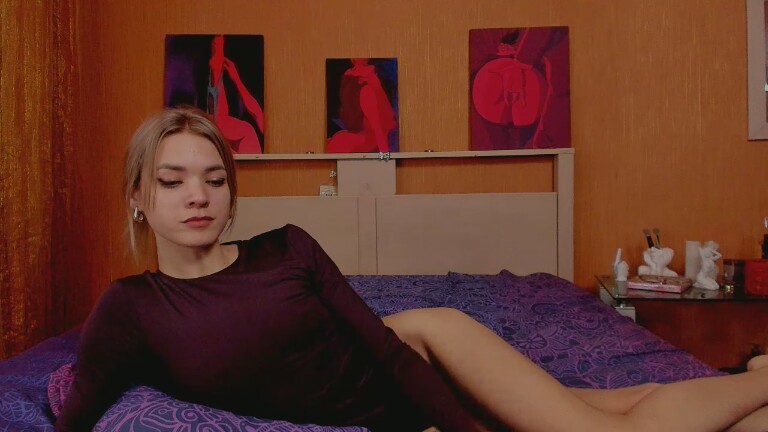 Alyonaqueenn's Streamate show and profile